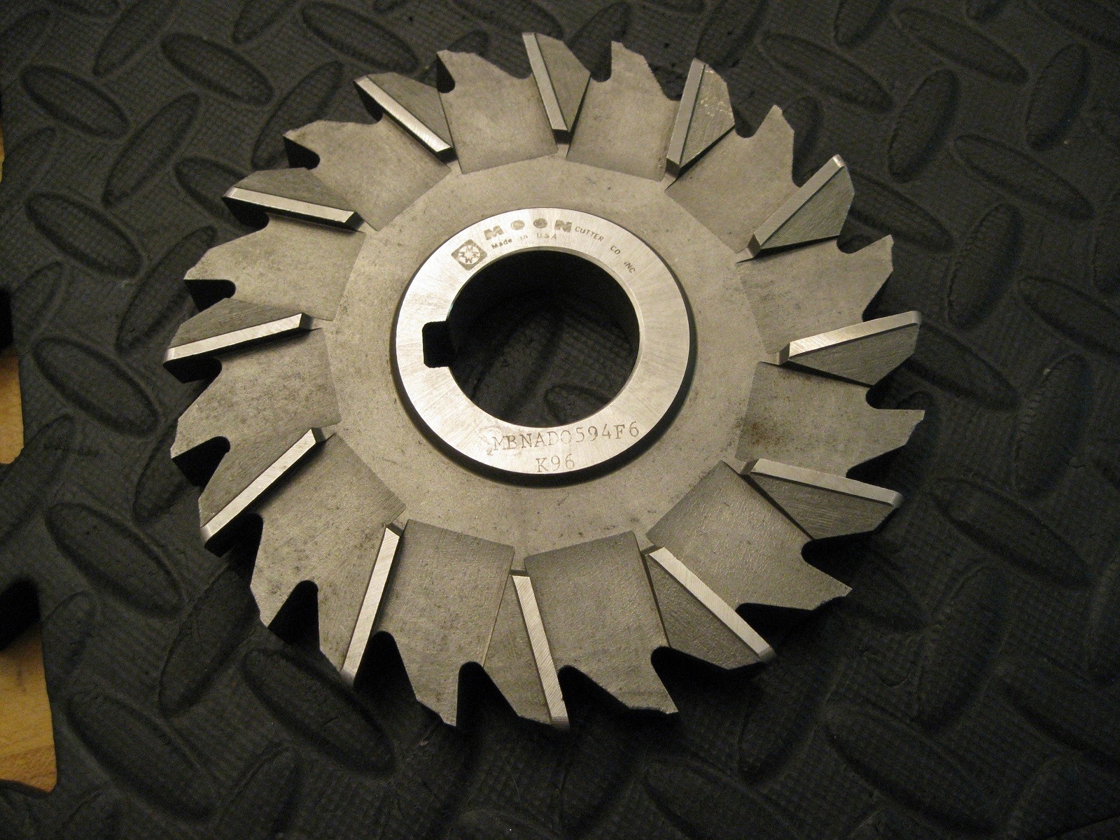 5"x19/32"x 1-1/4"x.09R. B.S. STG. TH. Side Mill, Moon Cutter Inc.