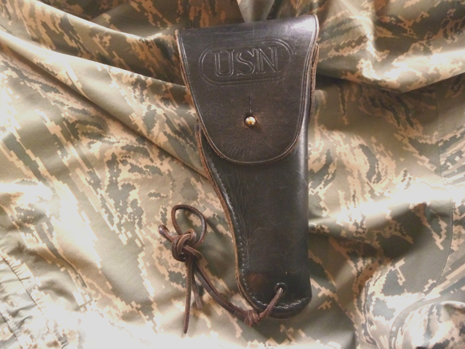 Genuine U.S. Military/ US Navy Vintage Leather Beretta M9 92FS Gun Holster