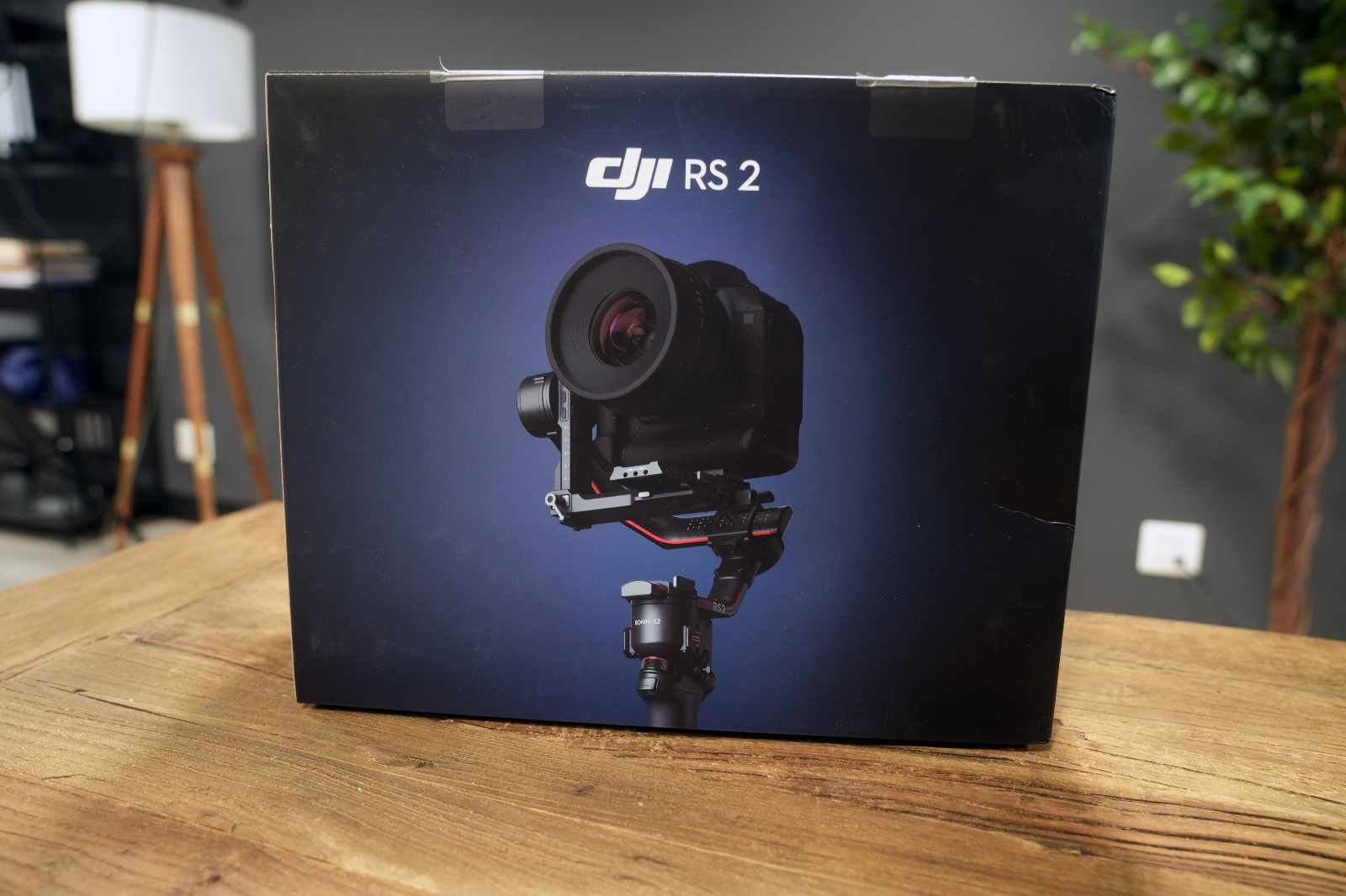 DJI RS 2 Gimbal Camera Stabilizer - NEEDS BATTERY