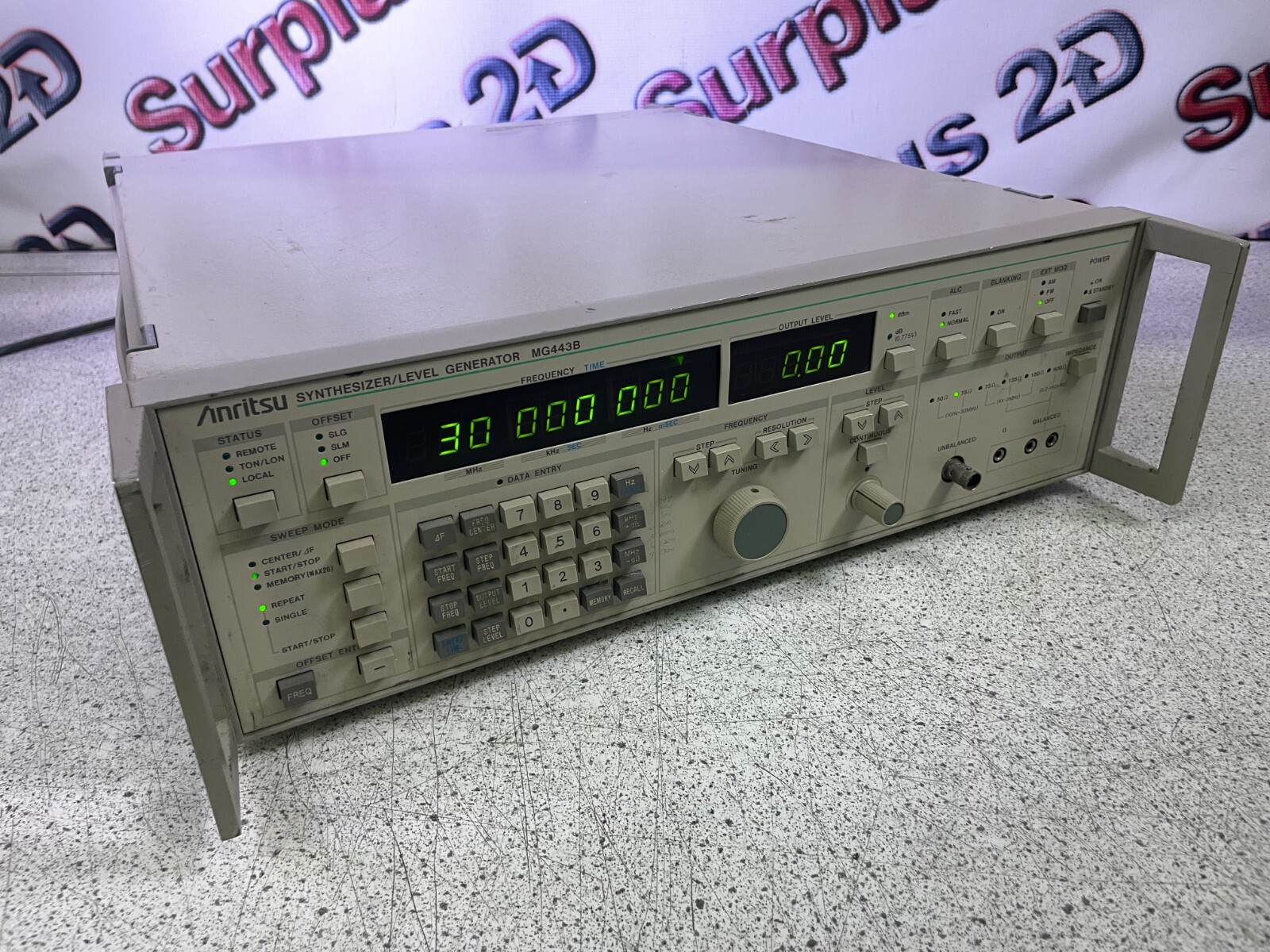 Anritsu MG443B Synthesizer/Level Generator