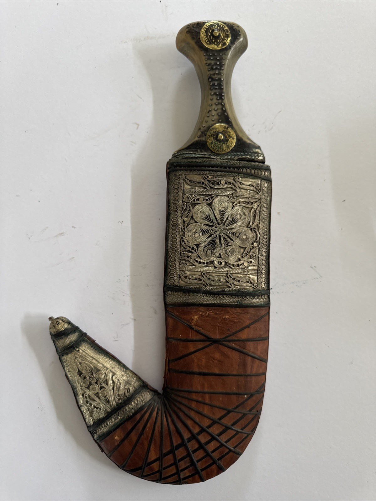 Beautiful Vintage Yemeni Jambiya Dagger Curved Double-Edged Blade with Horn Hilt