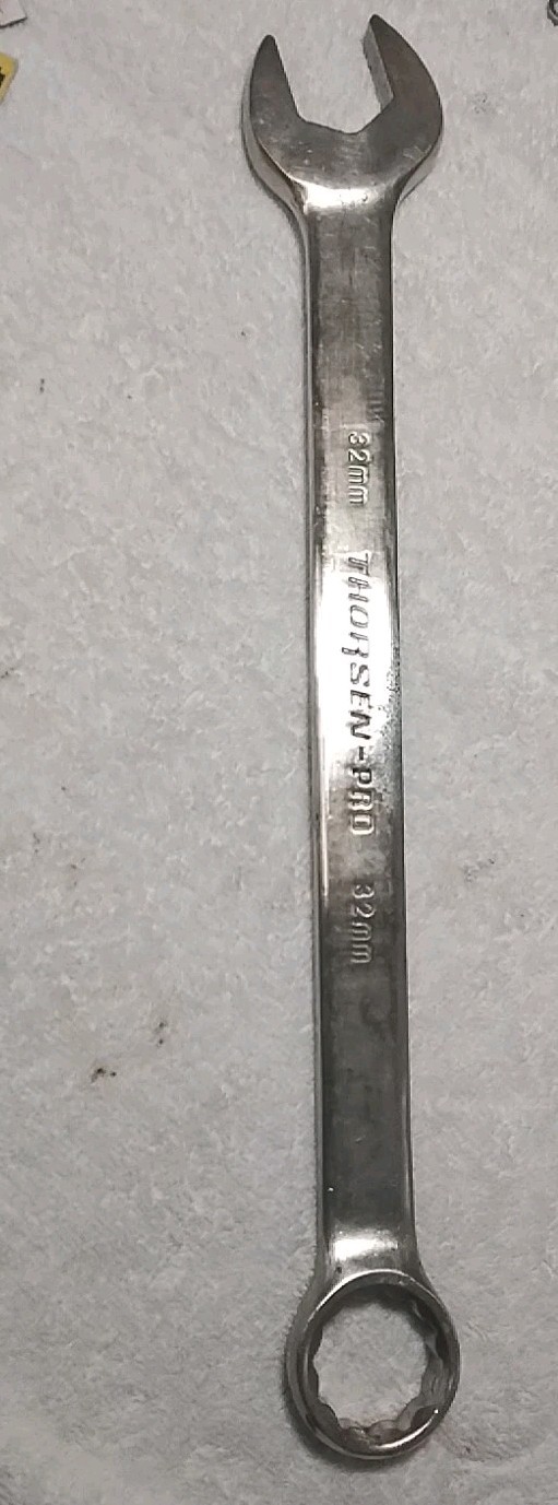 THORSEN PROFESSIONAL QUAD GRIP 32MM 12PT 17-1/2" LONG WRENCH