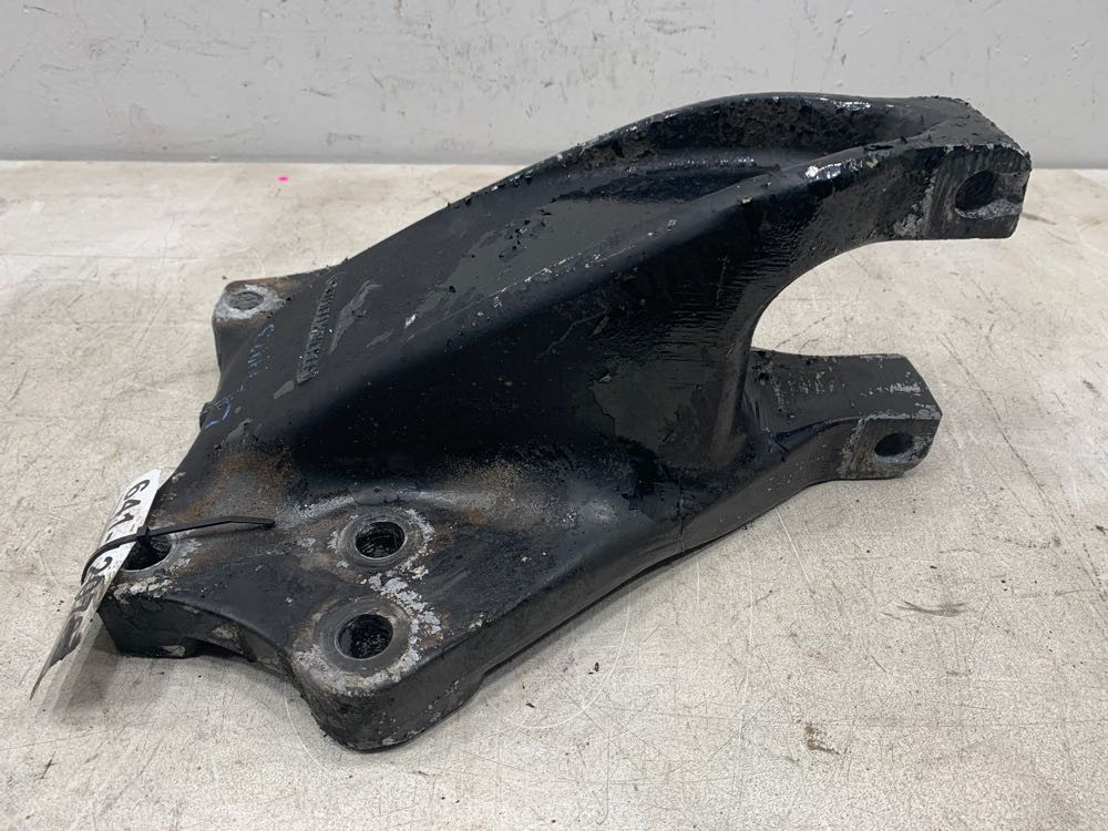 1998 Freightliner FLD Suspension Bracket 1614031001 (641-12079)