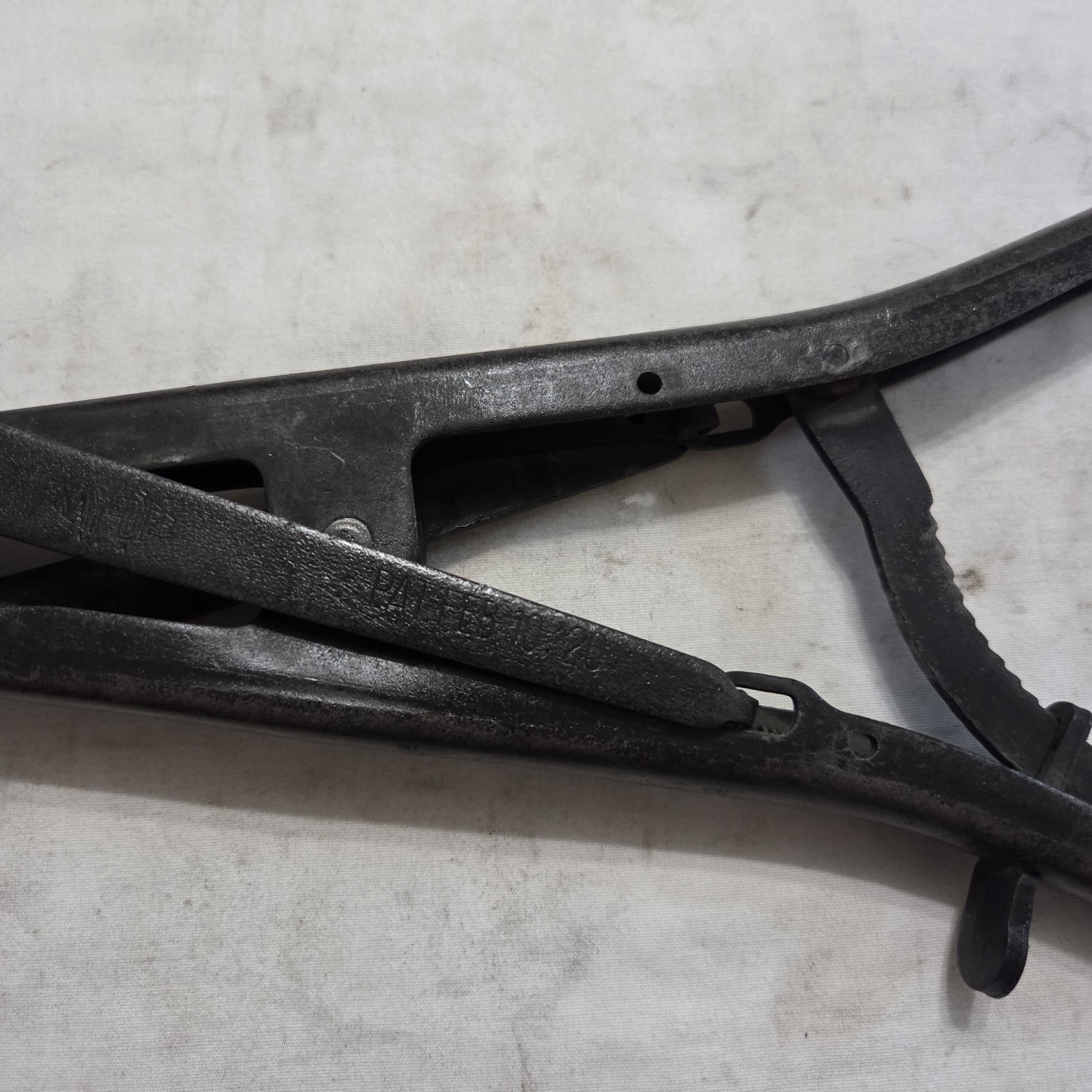 Vtg K-D Universal Tools K-D Mfg. Co. Adjustable Jaw Valve Spring Compressor -USA
