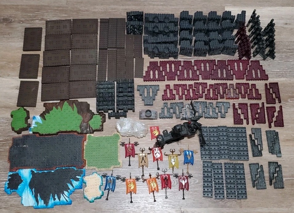 Large 150 Piece Lot Of Mega Bloks Castle, Krystal Wars, Land, Banners Parts
