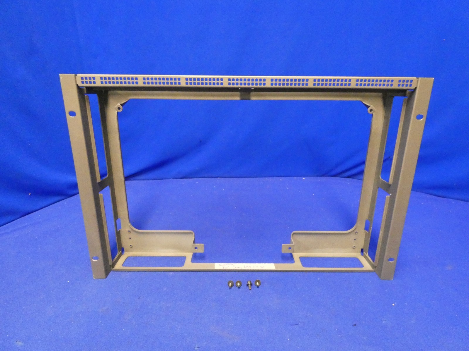 Sony LMD-171W LCD Monitor Rackmount w/Screws (no monitor Rackmount ONLY)