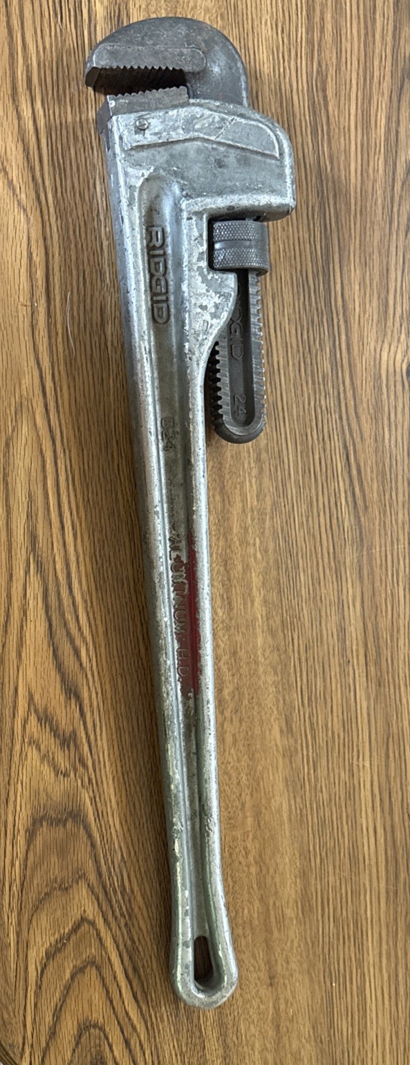 RIDGID 824 24" Aluminum Straight Pipe Wrench - Gray (31105)