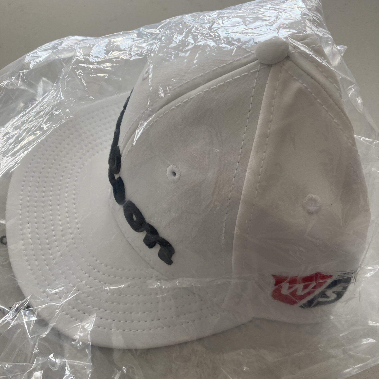 Wilson Golf Tour Baseball Hat Flat Brim Adjustable White Hat Cap Brand New!