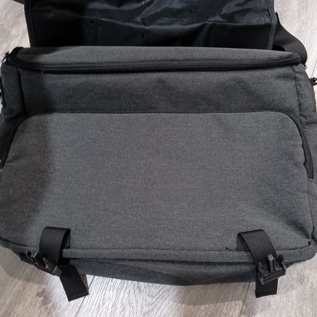 Matein laptop Carrying Case Shoulder Or Handle