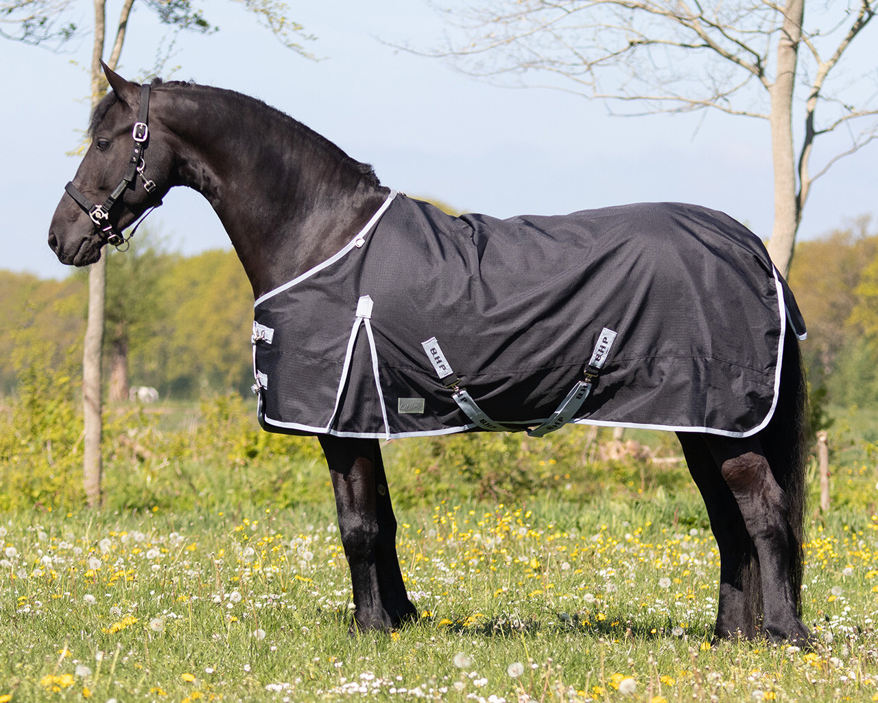 QHP Turnout Blanket Big Neck 300g for Cold Blood, Baroque Breeds Extra Wide Black