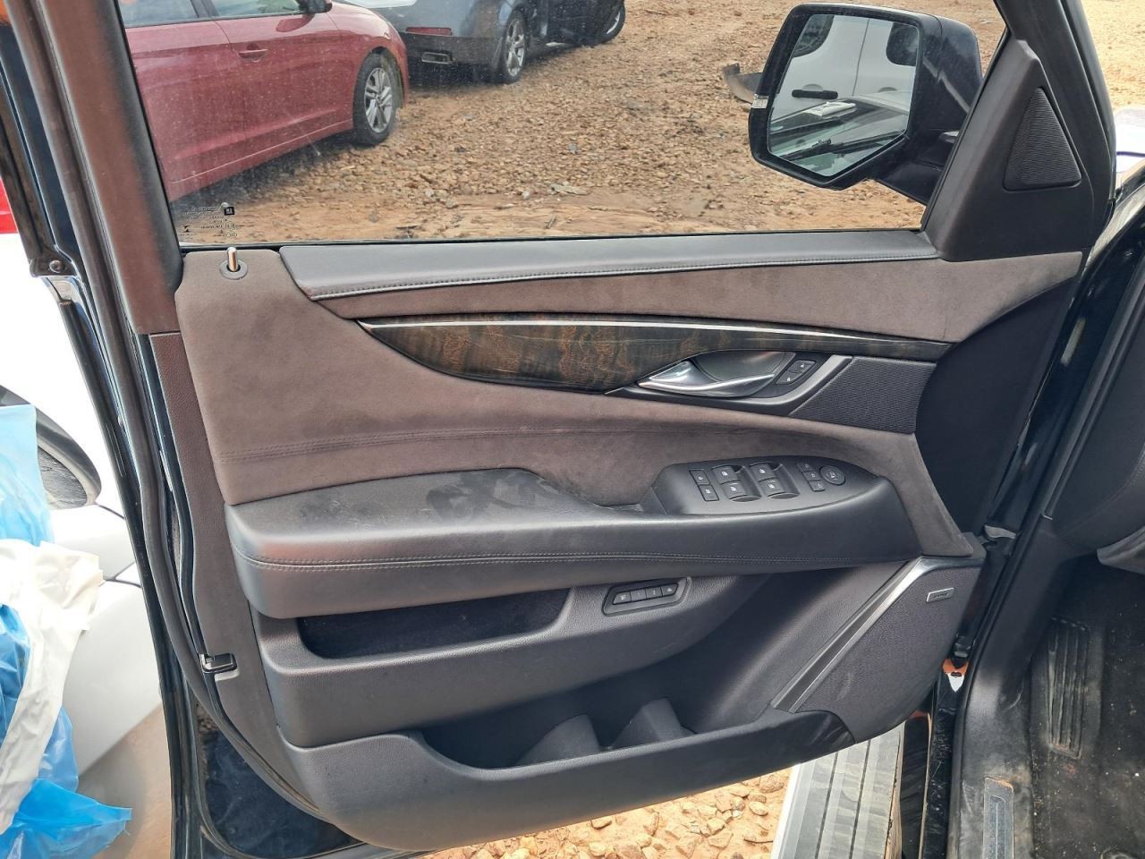 ESCALAESV 2017 Glove Box 4809120