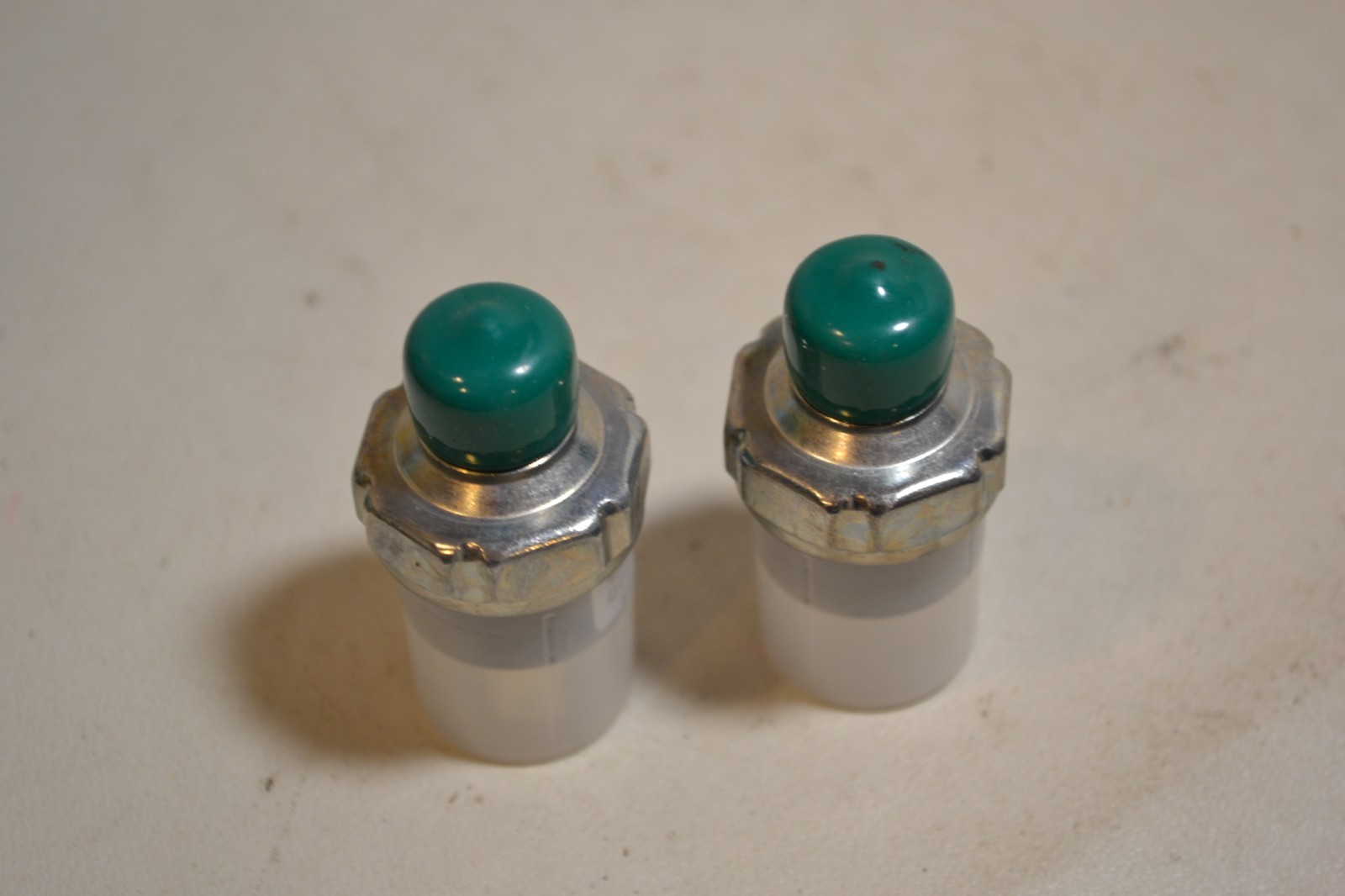 LOT OF 2 - 70PSi to 100PSI Air Pressure Switch