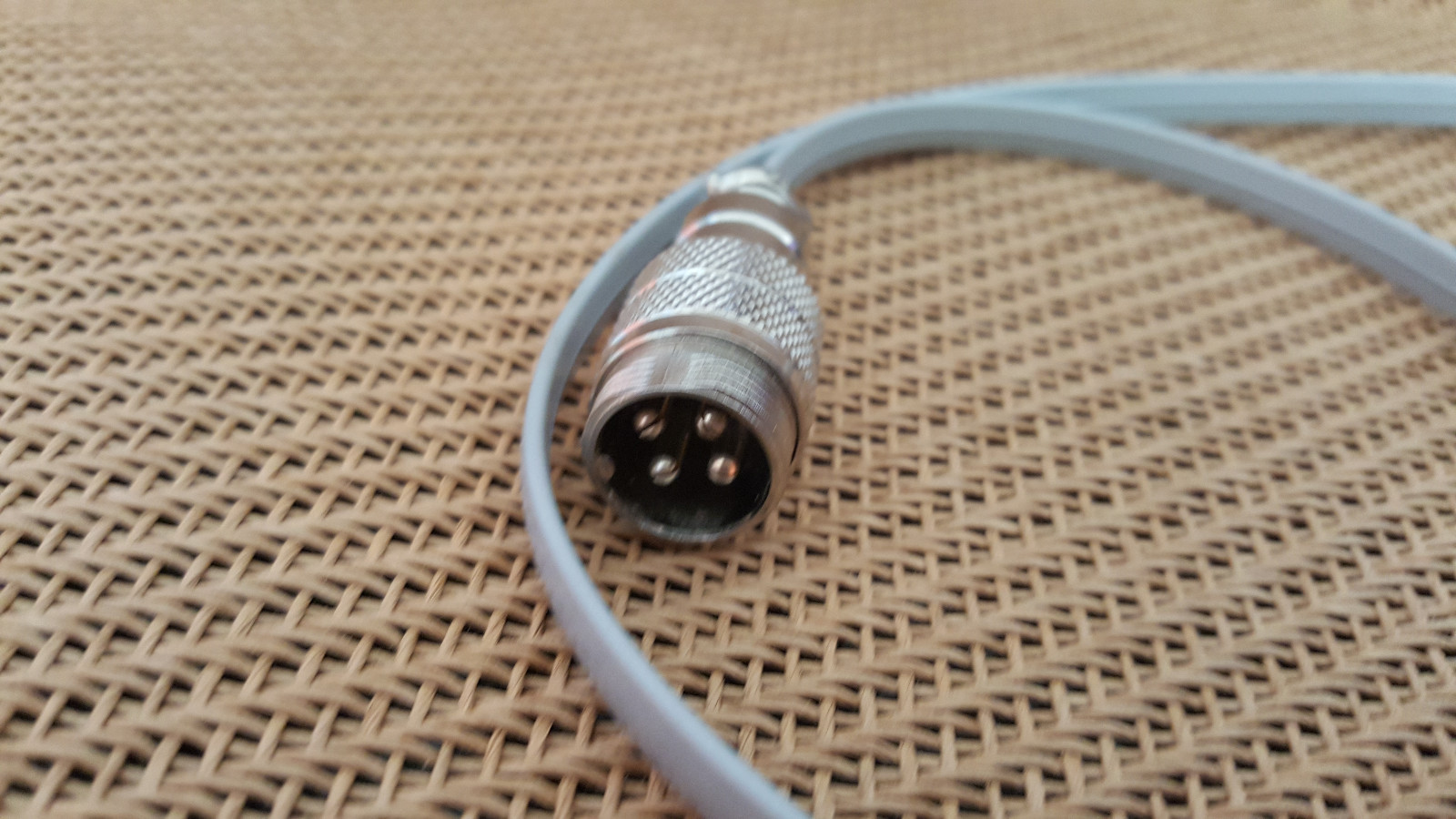 Yaesu 4 Pin Microphone to Yaesu RJ-11 6 Pin Radio