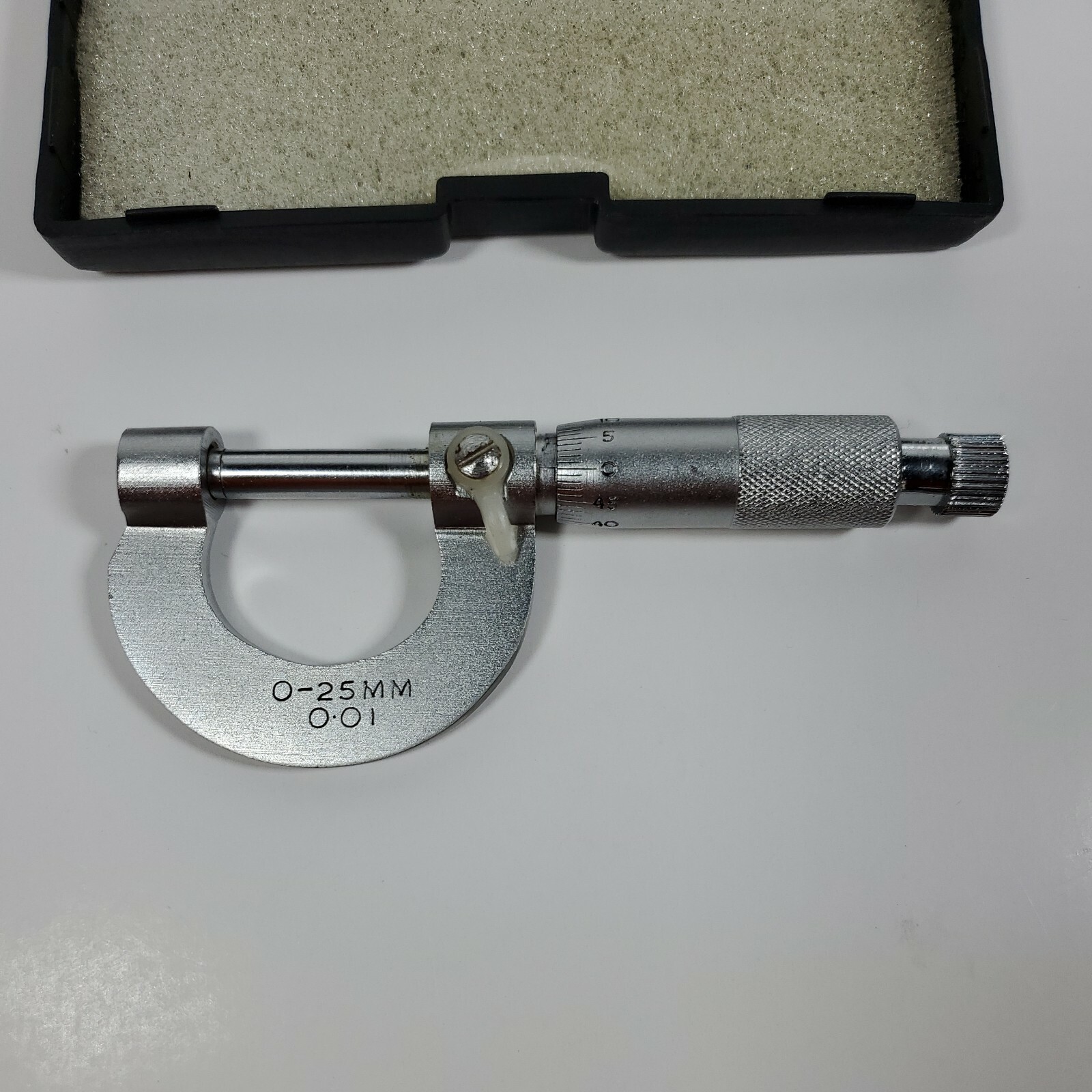 Micrometer Screw Gauge w/Lock, Nickel Plated Brass - Range 0-25x0.01mm