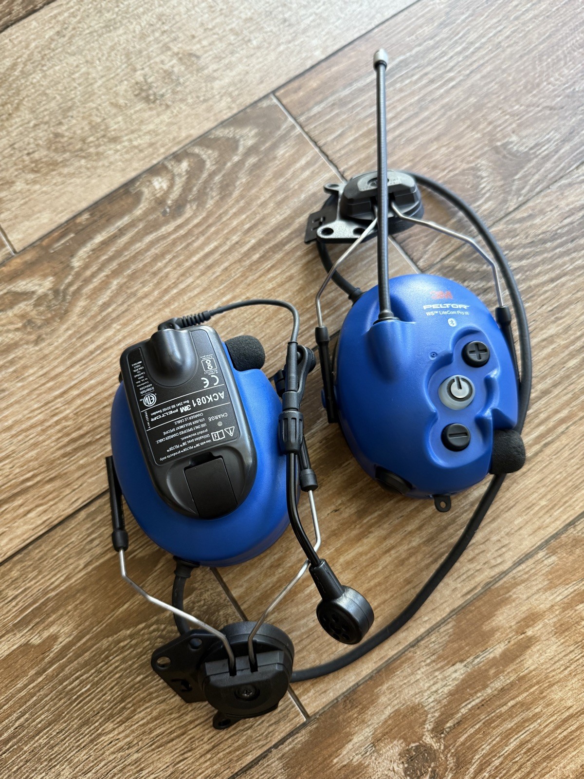 3M PELTOR MT73H7P3E4D10NA-50 WS LiteCom PRO III Headset. Each