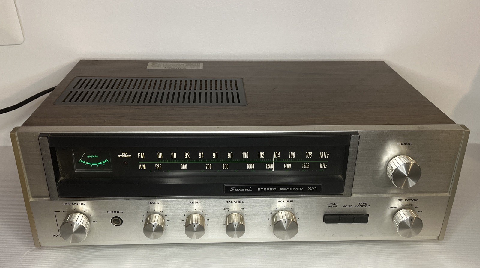 Sansui 331 Stereo Receiver Amplifier Analog Tuner AM/FM Radio Amp - WORKS 🔥