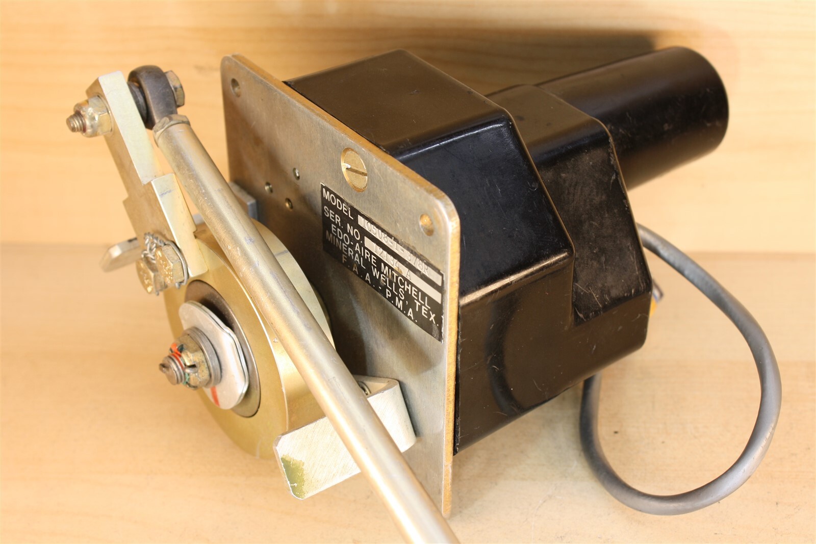 Edo-Aire Mitchell 1C508-1-378R Servo