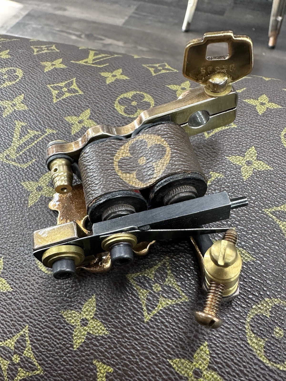 Professional Handmade Tattoo Machine Brass Keyhole Shader