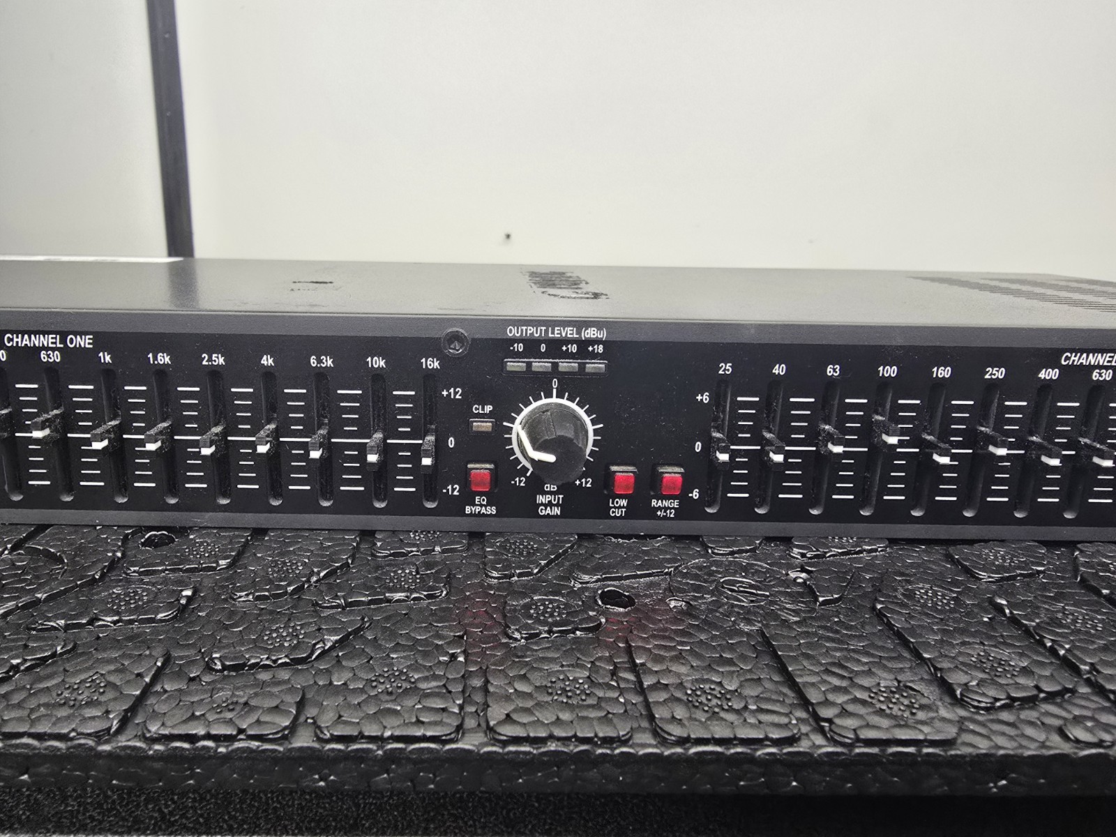 Dbx Graphic Equalizer Dbx215v 2 Channel Eq