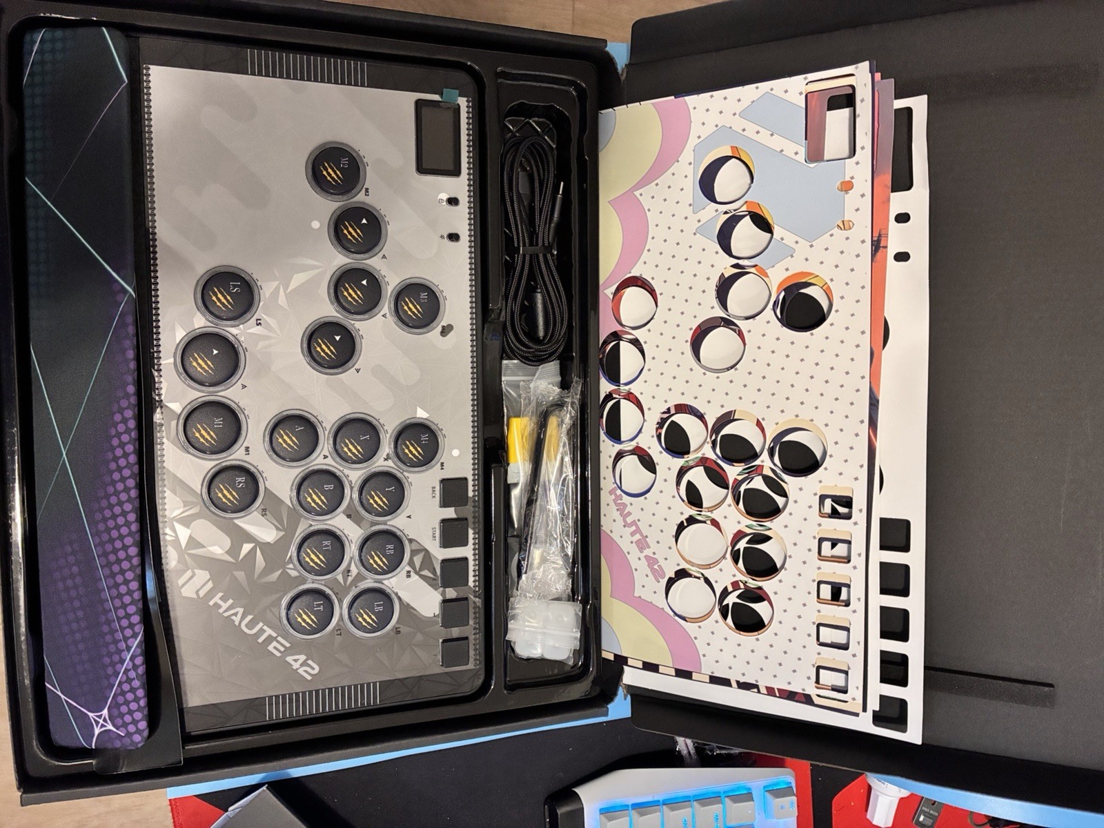Haute42 Leverless Controllee Arcade Stick: Hautw 42 C-AT Black Leverless Arcade