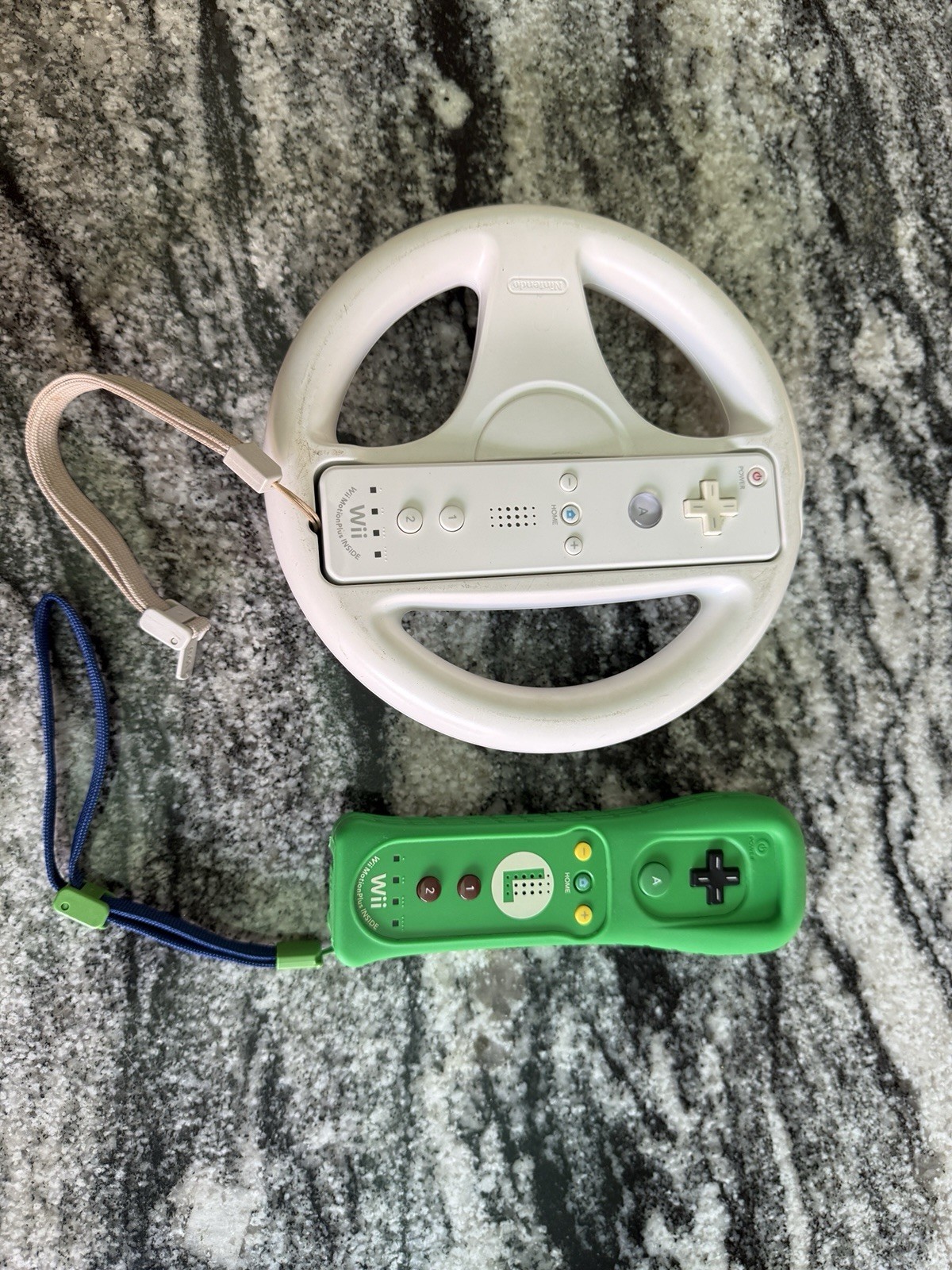 Used Wii Console With 12 Games & Extra