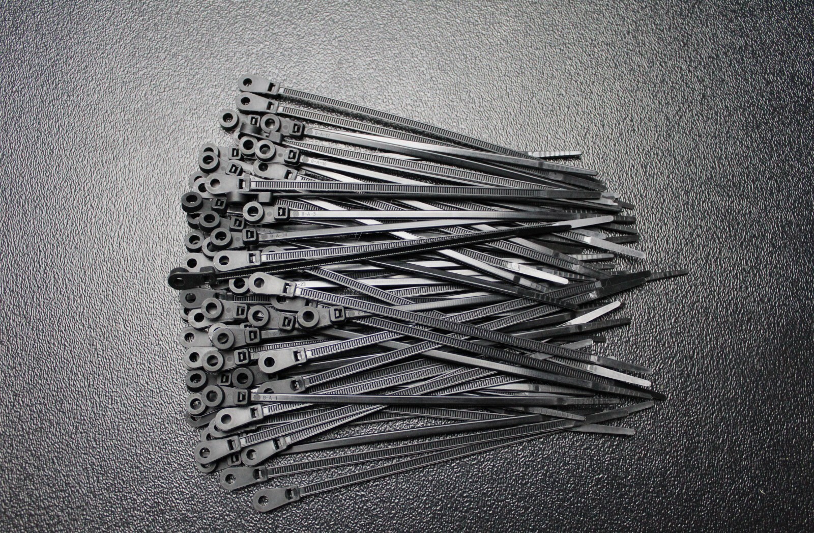 200 PACK 6 INCH MOUNTING HOLE ZIP TIES NYLON BLACK NAIL SCREW WIRE CABLE BMCT6