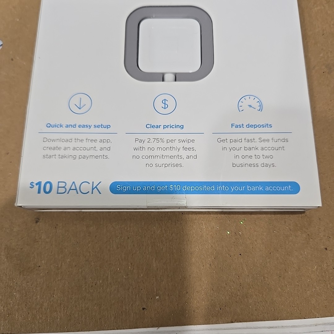 NEW Square Credit Card Reader for iPhone, iPad and Android