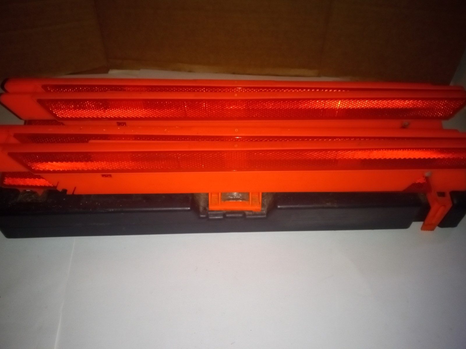 Fleetrite Trikit Heavy-duty Roadside Warning Triangle Flare Kit With Box