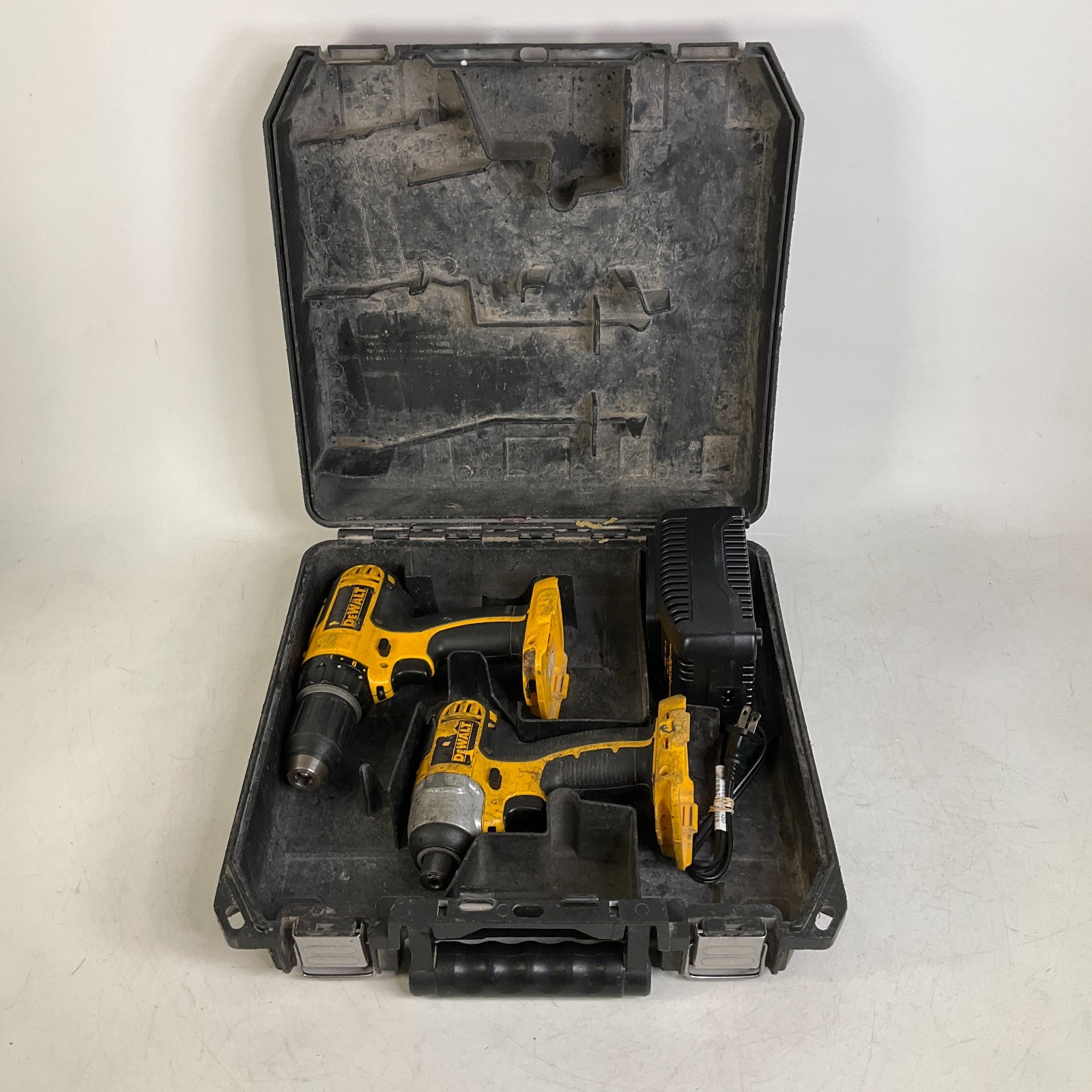 DeWalt 18V 1/2" Drill DCD760 & 1/4" Impact Driver DC825 with Charger & Case