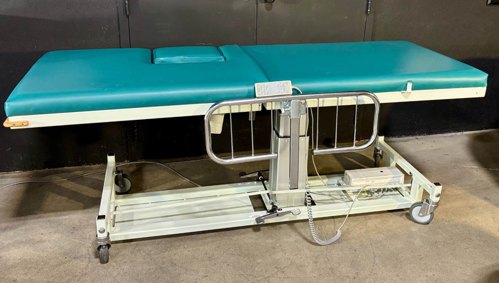Medical Positioning Inc echo table model 1122