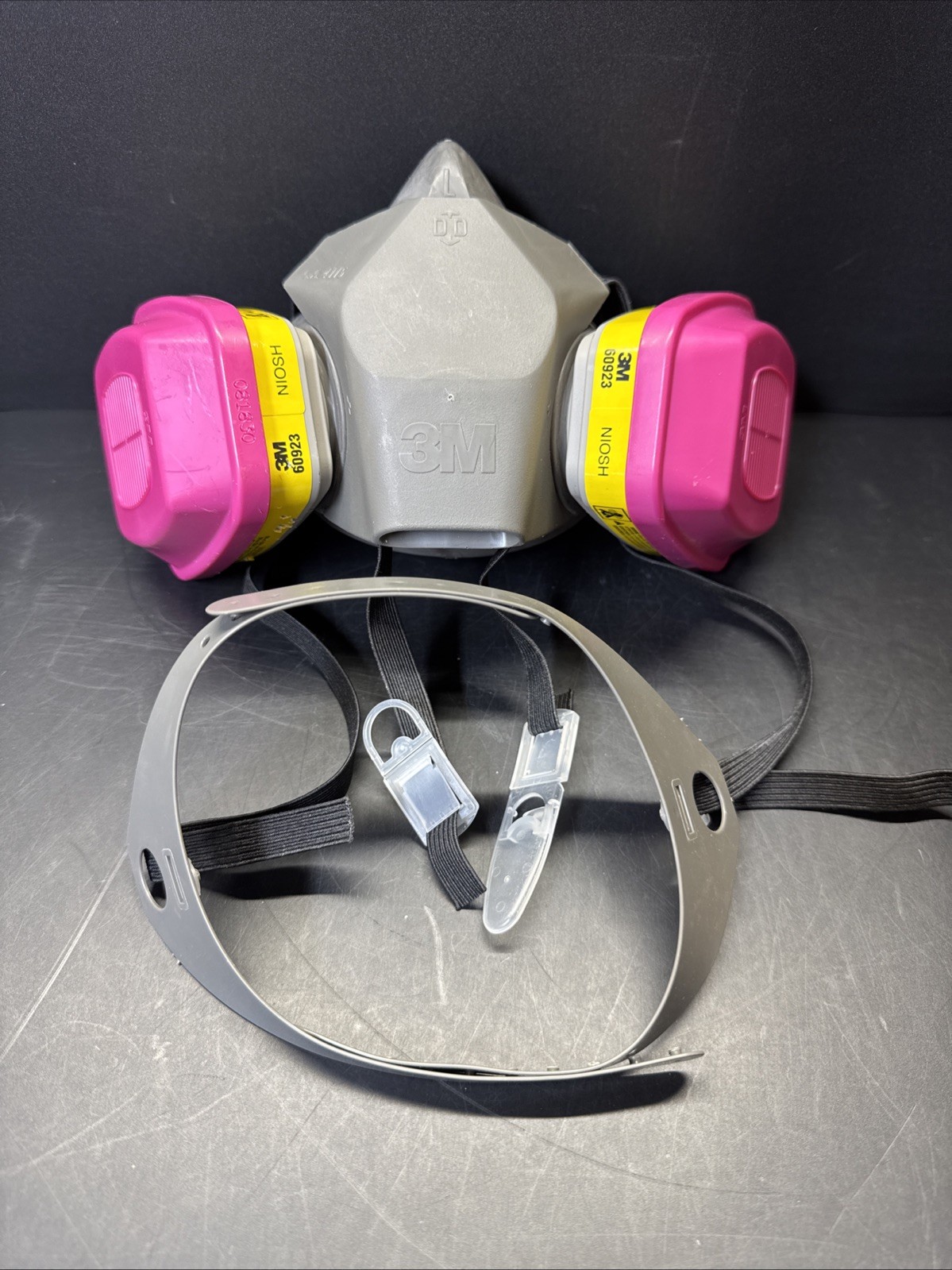 3M Half Face Respirator Facepiece Mask 60923, Size L