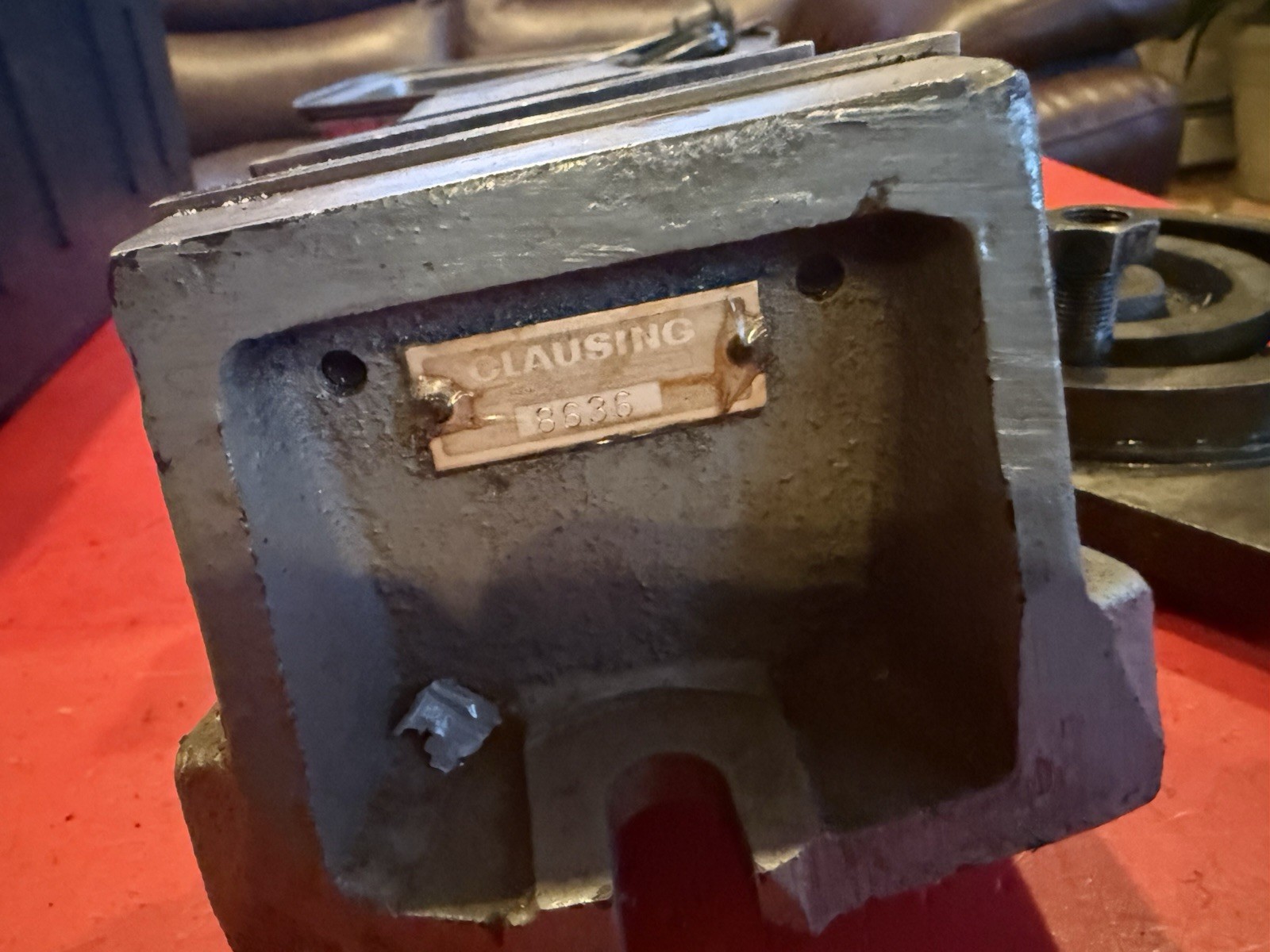 Clausing 8520 Milling Machine 8636 Vise With Enco Parallels