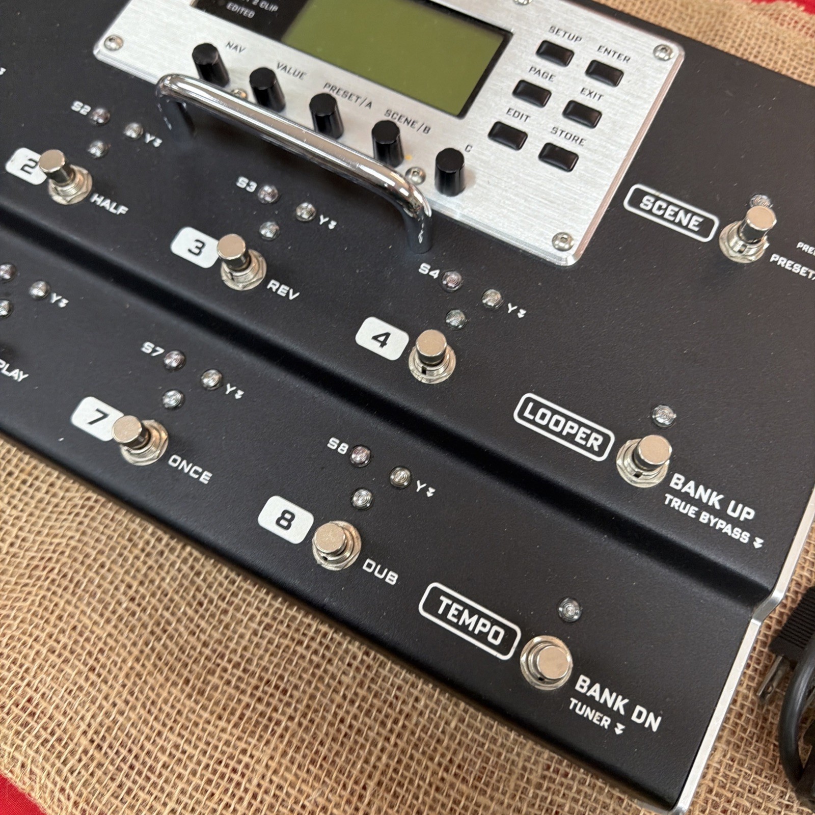 Fractal Audio Systems FX-8 Multi-Effects Pedalboard Processor for Guitarists