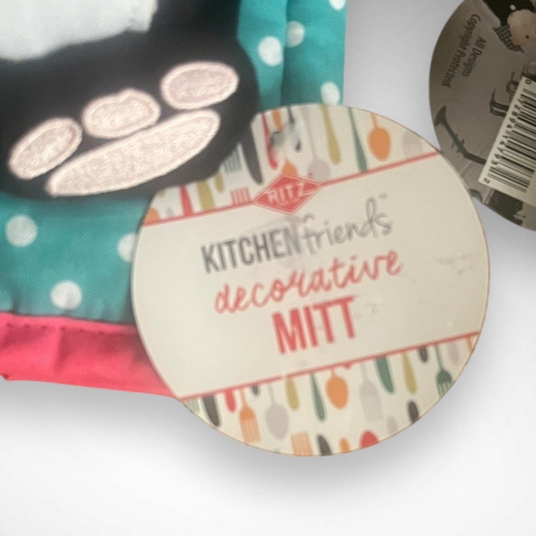 RITZ KITCHEN FRIENDS Pair of Whiskers Decorative Oven Mits | NWT