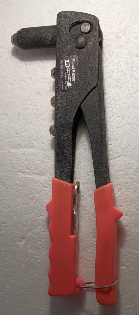 Rivet Tool Arrow Fastener Co. RH200 With 4- tips - 3/32", 1/8", 5/32", & 3/16"