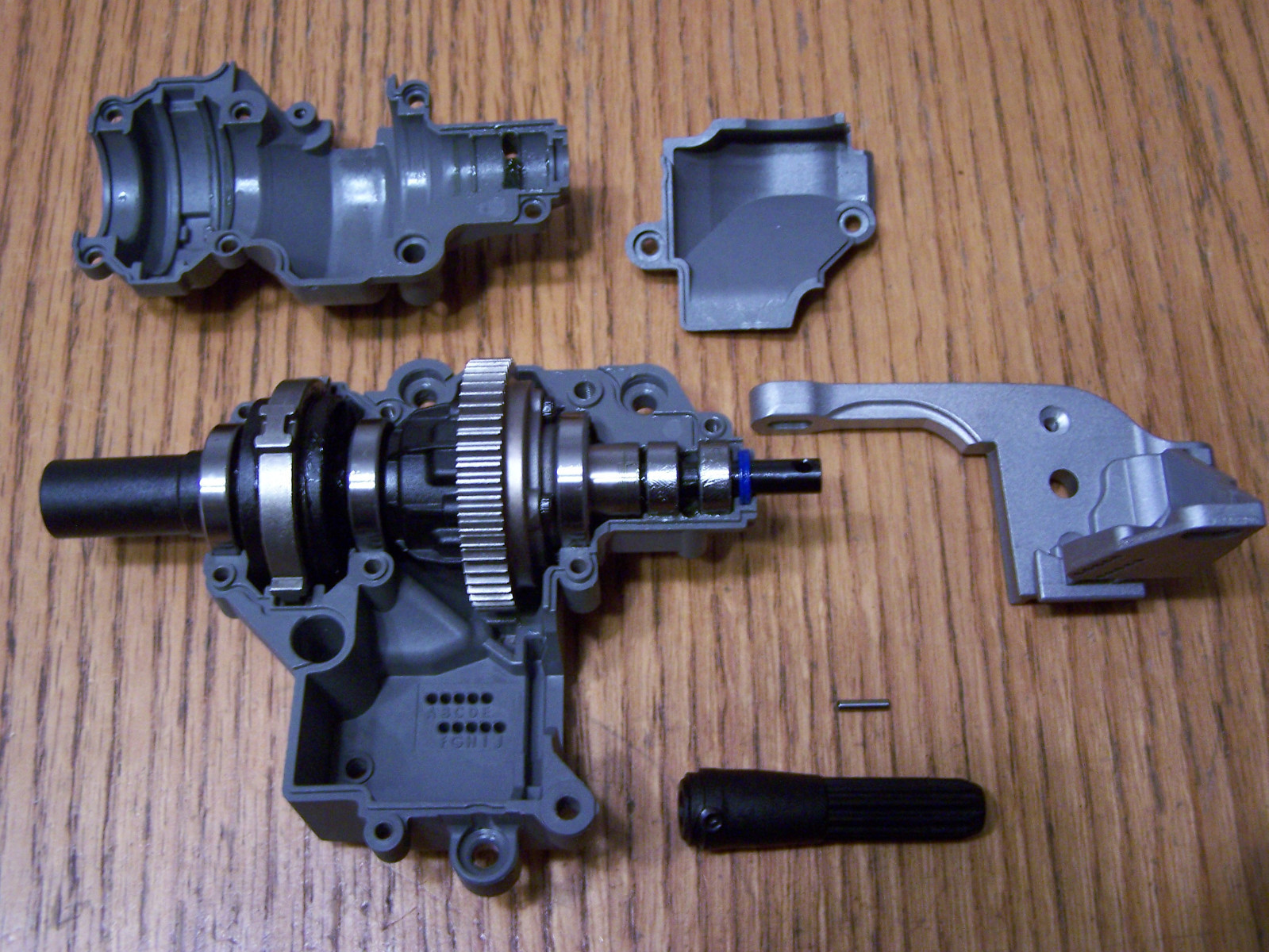 Fits Traxxas Unlimited Desert Racer UDR Transmission Center Differential Diff
