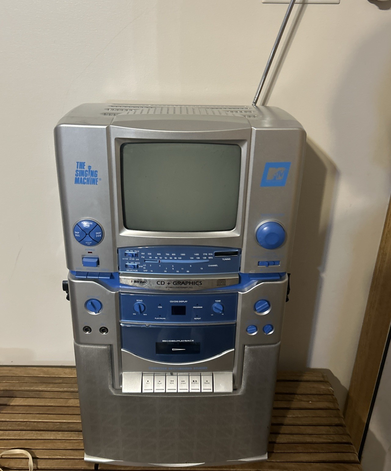 Vintage MTV Singing Machine Model STVG-700 Karaoke System. Check Description!