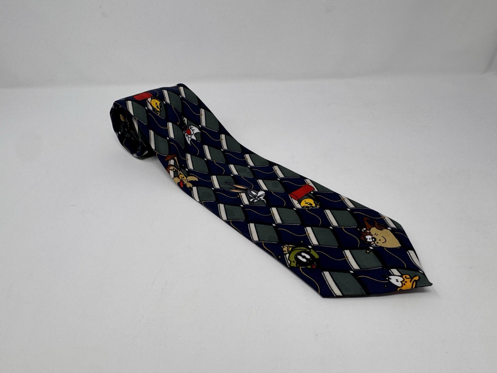 1995 Looney Tunes Mania Tie Bugs Bunny Taz Marvin Tweety Daffy Sylvester VTG