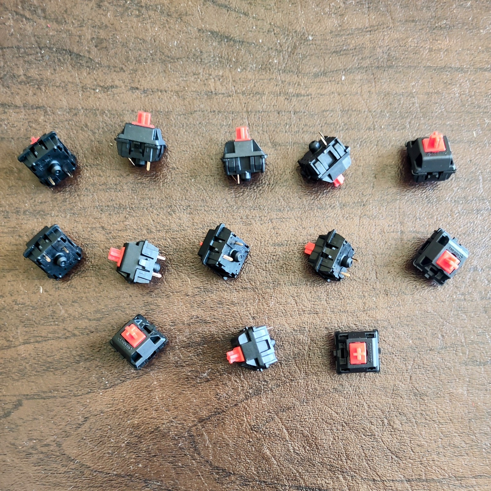 [LOT] 13 pcs - Genuine Cherry MX Red Mechanical Switches - Requires Soldering