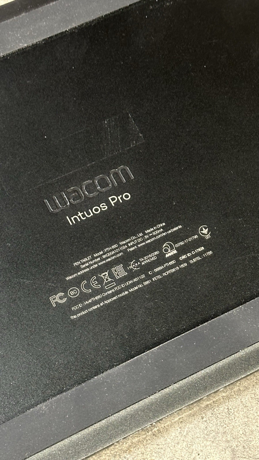 Wacom PTH660 Intuos Pro Graphic Tablet