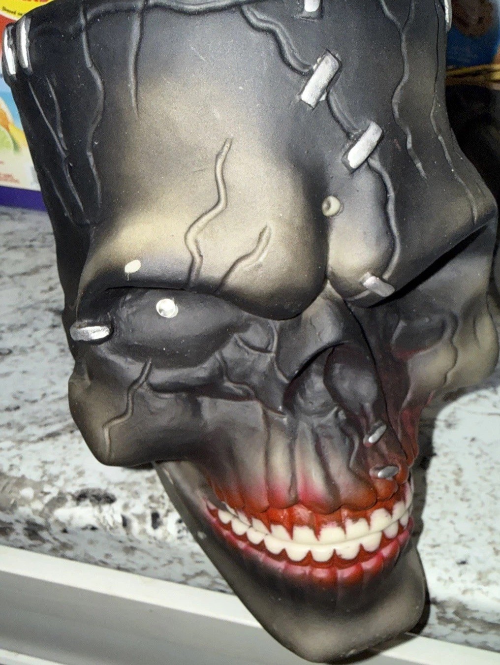 Hanging Motion Activated Talking Laughing Skull Halloween Decor Scary Spook