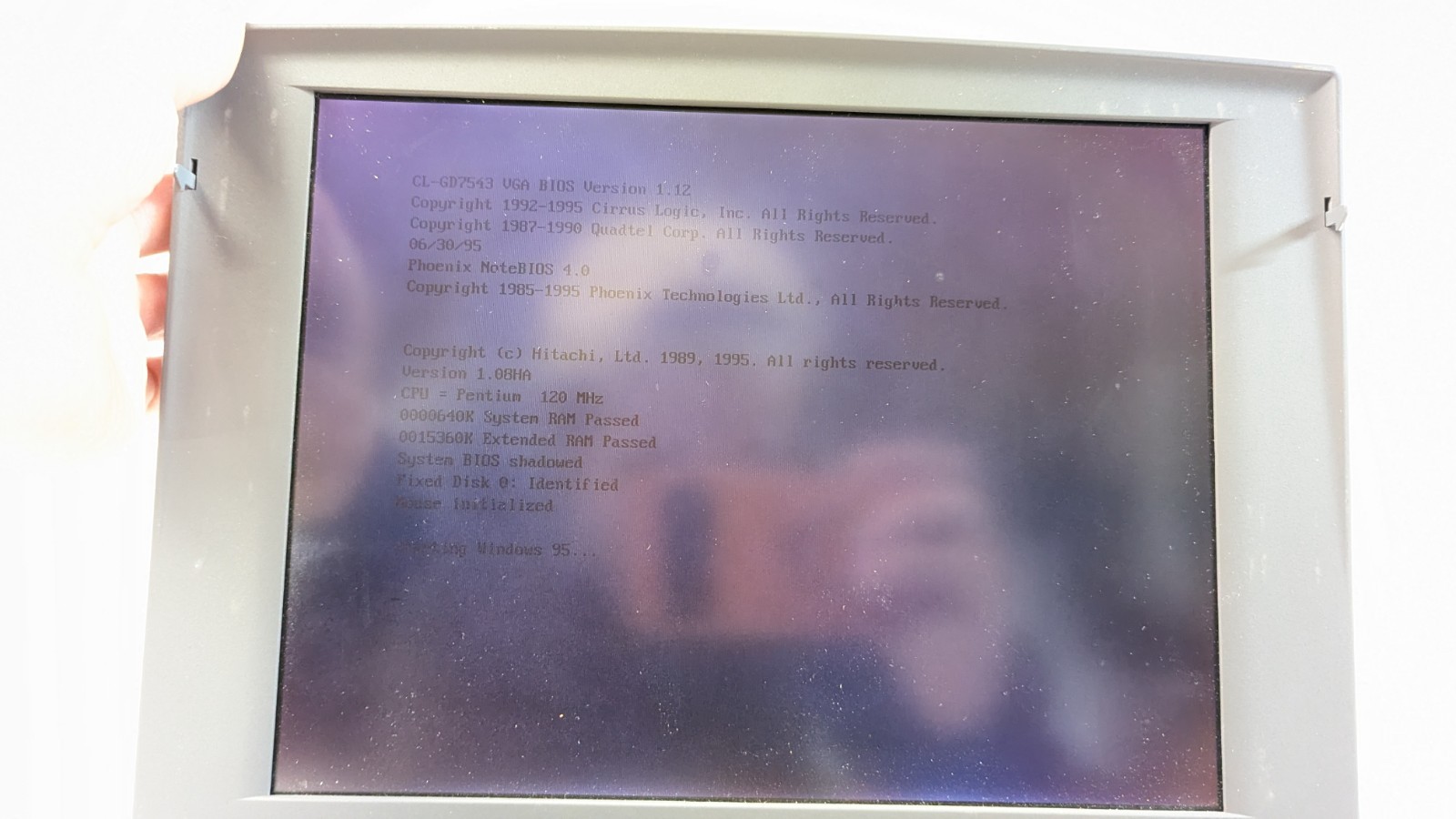 VINTAGE HITACHI M-1200 LAPTOP COMPUTER TURNS ON
