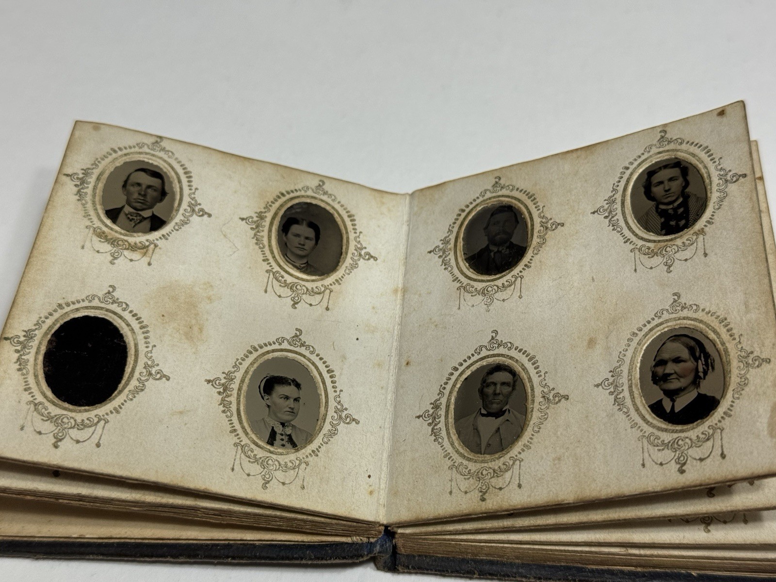 1860’s Tin Types In Period Álbum - New Price!