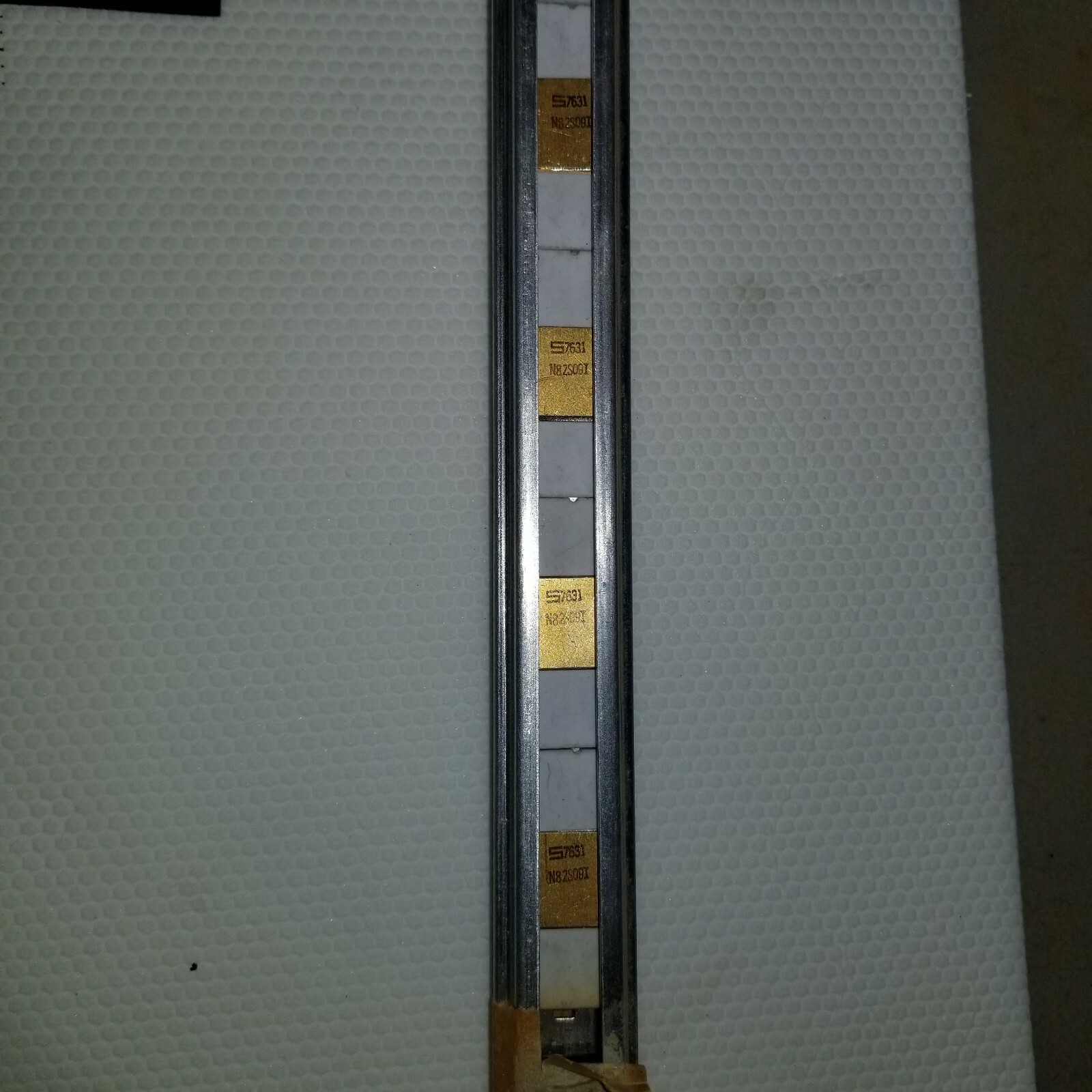 SIGNETICS N82S09I Static RAM 64x9 28-Pin White Ceramic Gold NOS Vintage 76 date