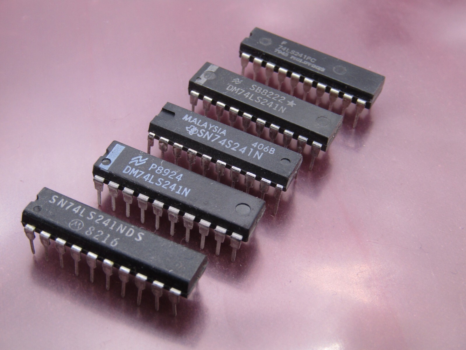 ( 5 PCS )  74LS241PC Octal 3-STATE Buffer/Line Driver/Line Receiver Mixed Brands