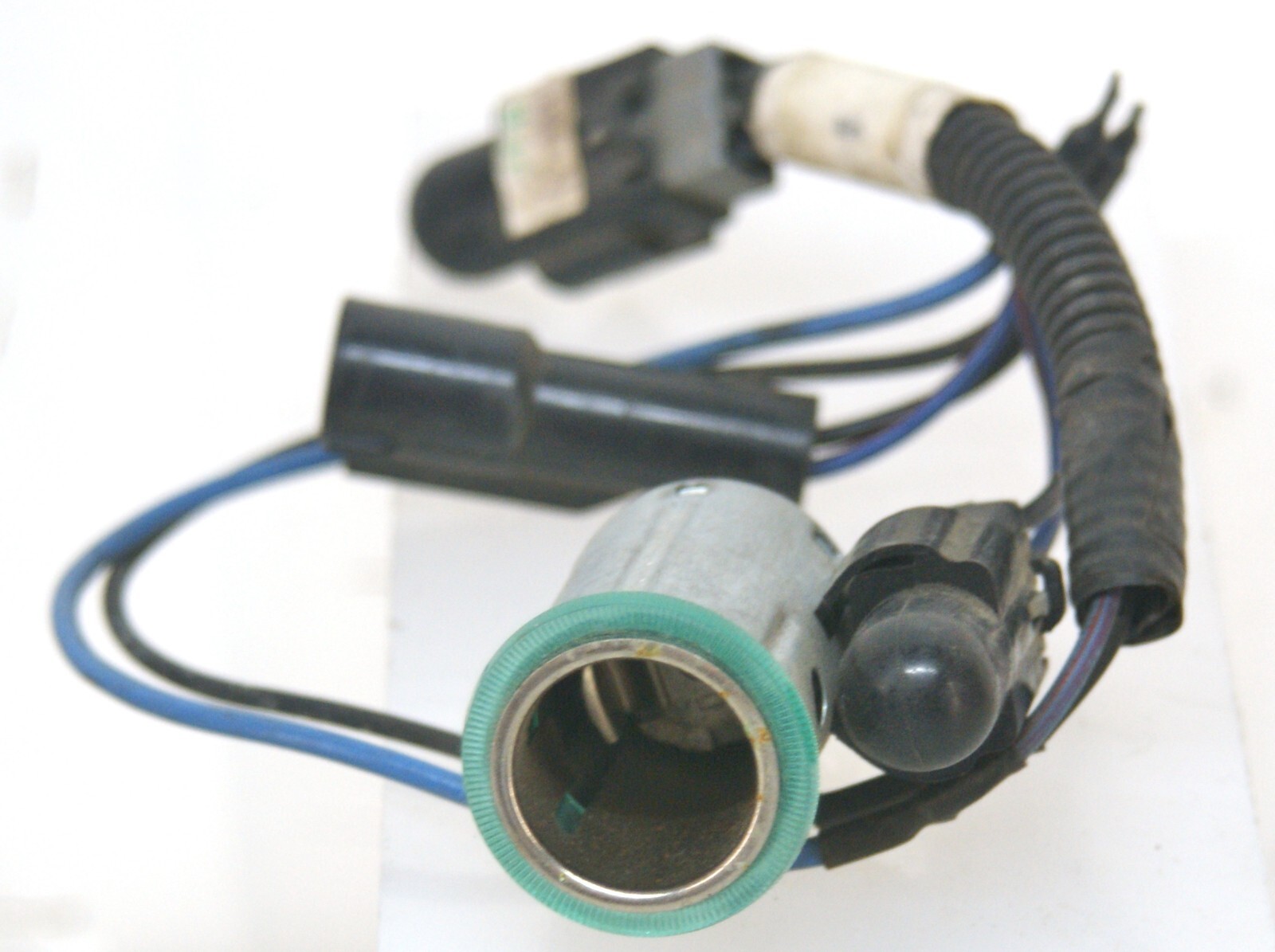 F6HT-14A411-LJA Freightliner Power Point Outlet Socket OEM 9122