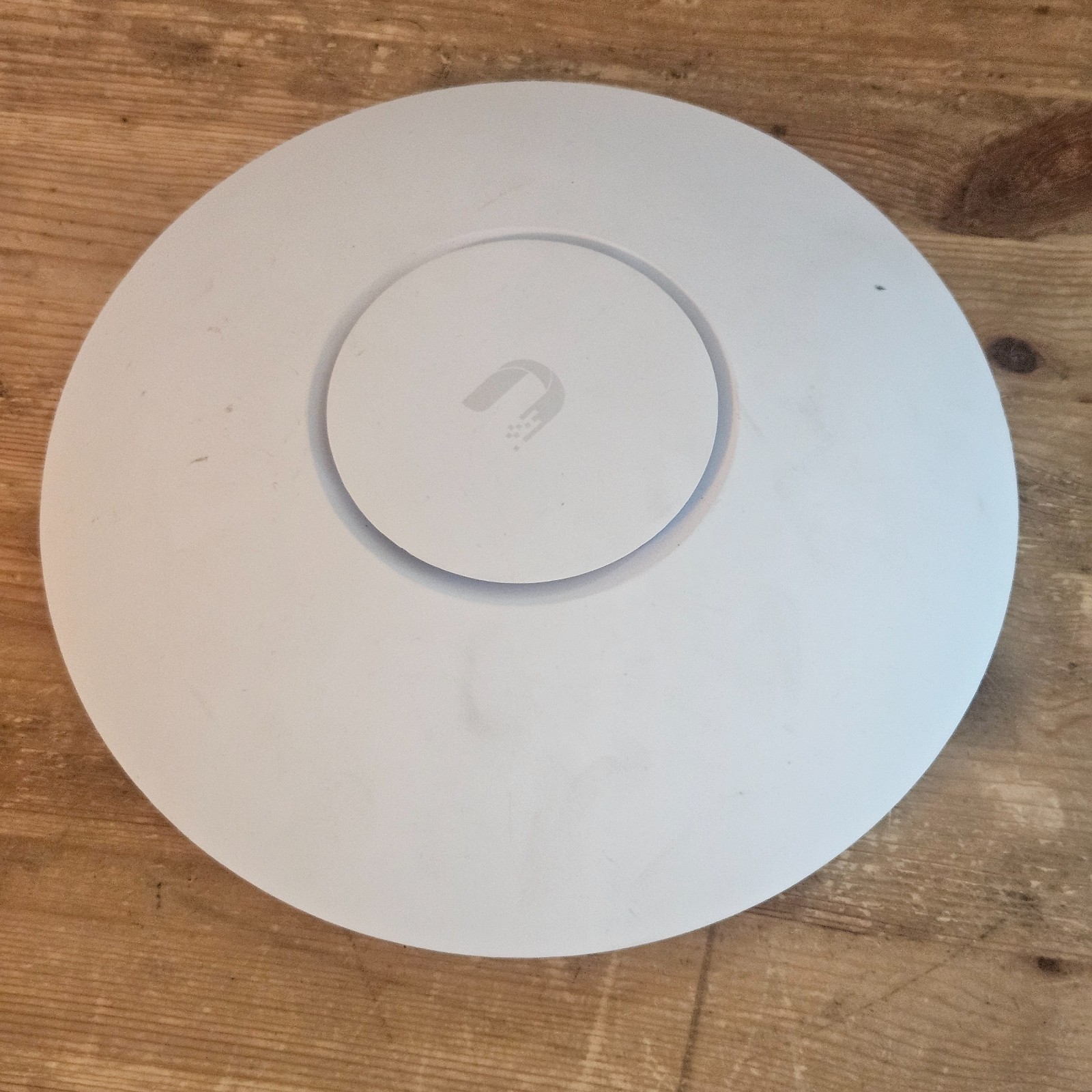 Ubiquiti Networks UniFi UAP-AC-HD Wave 2 Enterprise Access Point