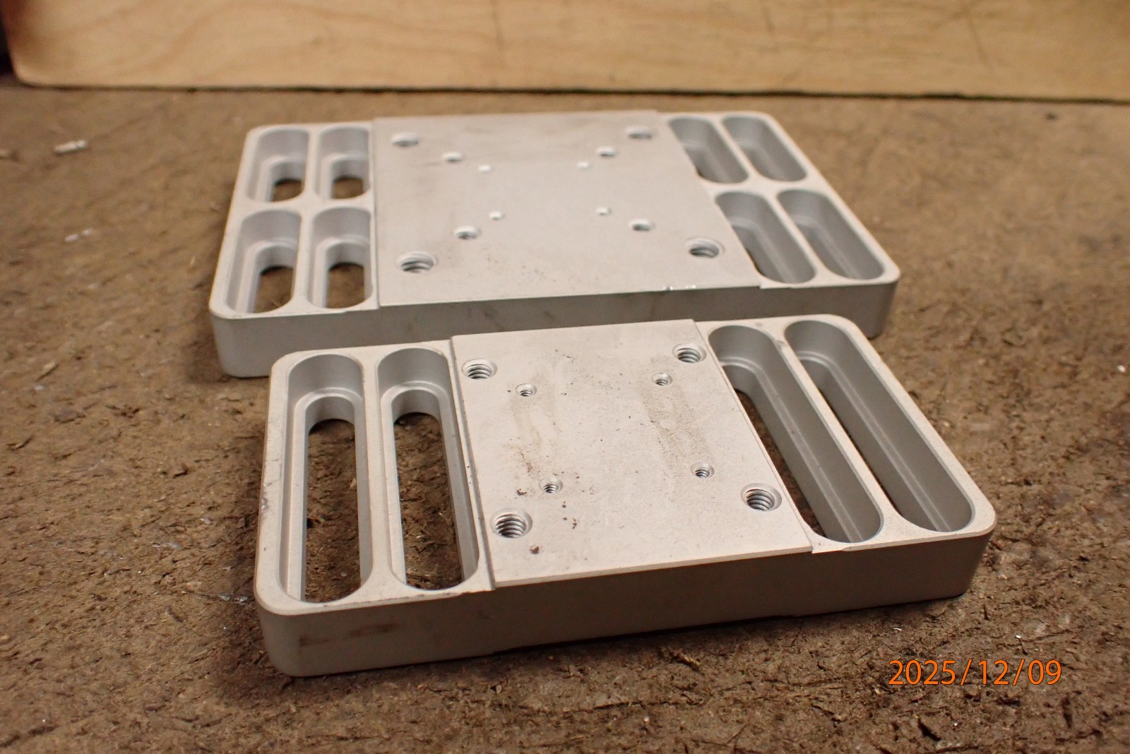 NEW FOCUS 9063-B AND 9061-B TRANSLATION STAGE BASE PLATES FOR OPTICAL BREADBOARD