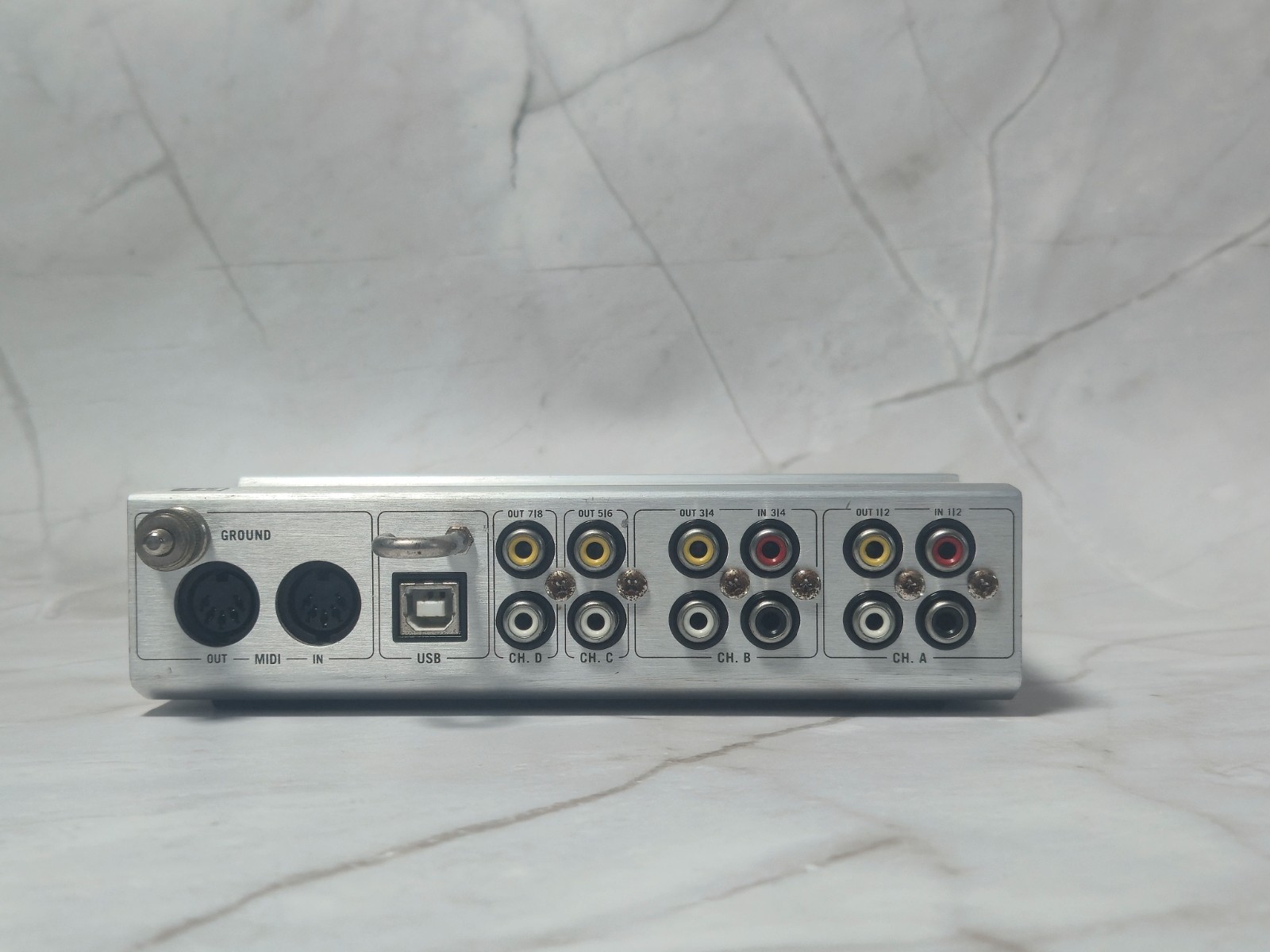 Native Instruments Audio 8 DJ - 4x4 USB Audio Interface Soundcard Traktor