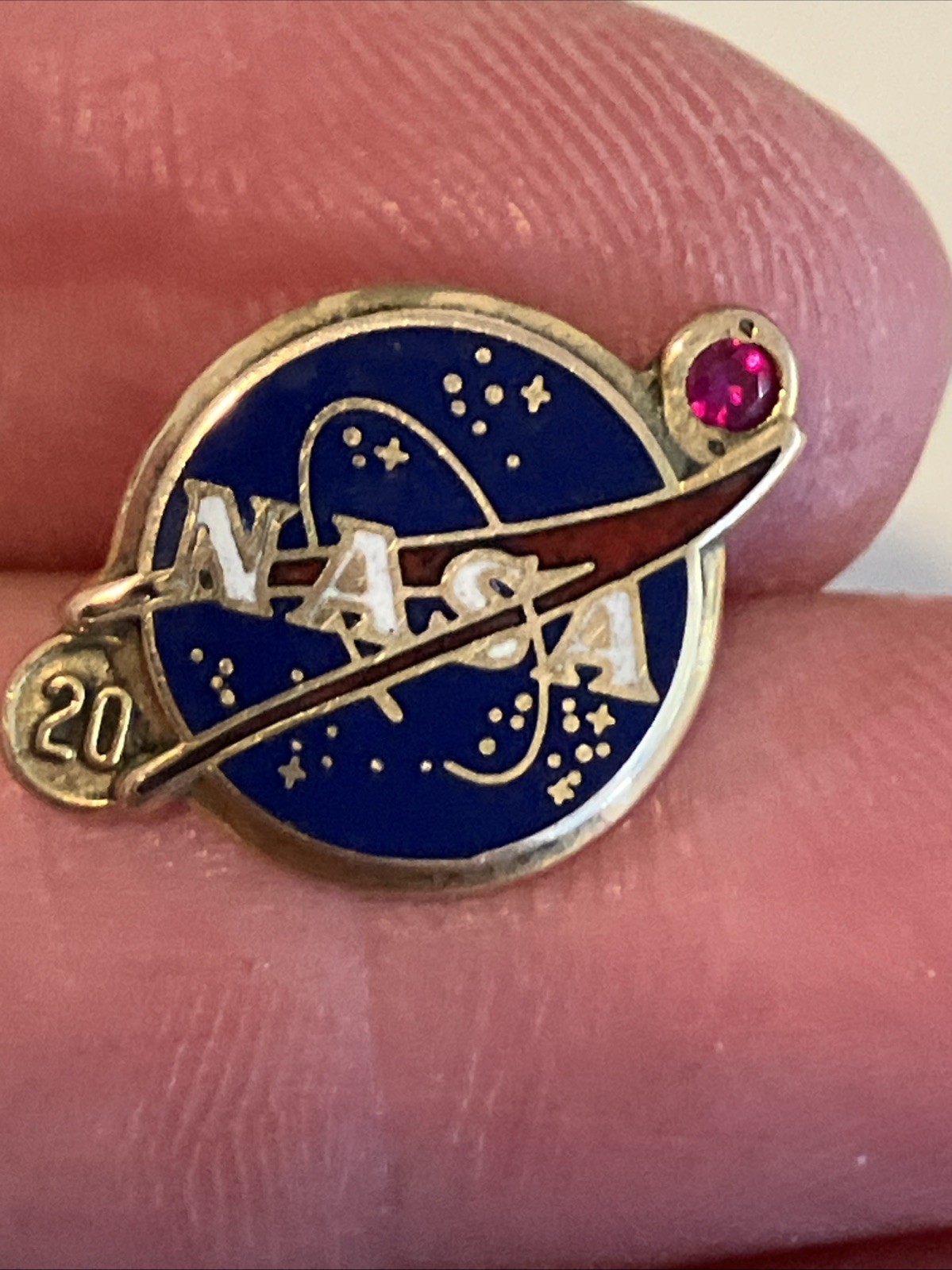 Vintage 10K GOLD NASA 20 Year Service Pin w/ Ruby  -  - Space